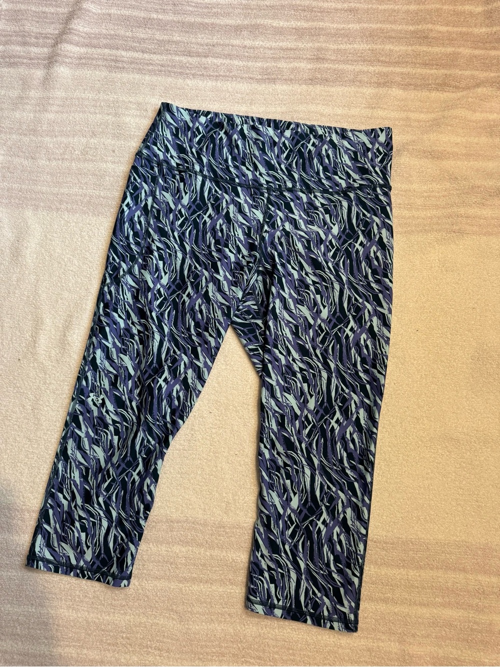 Under Armour Women's Navy and Light Blue Patterned Leggings